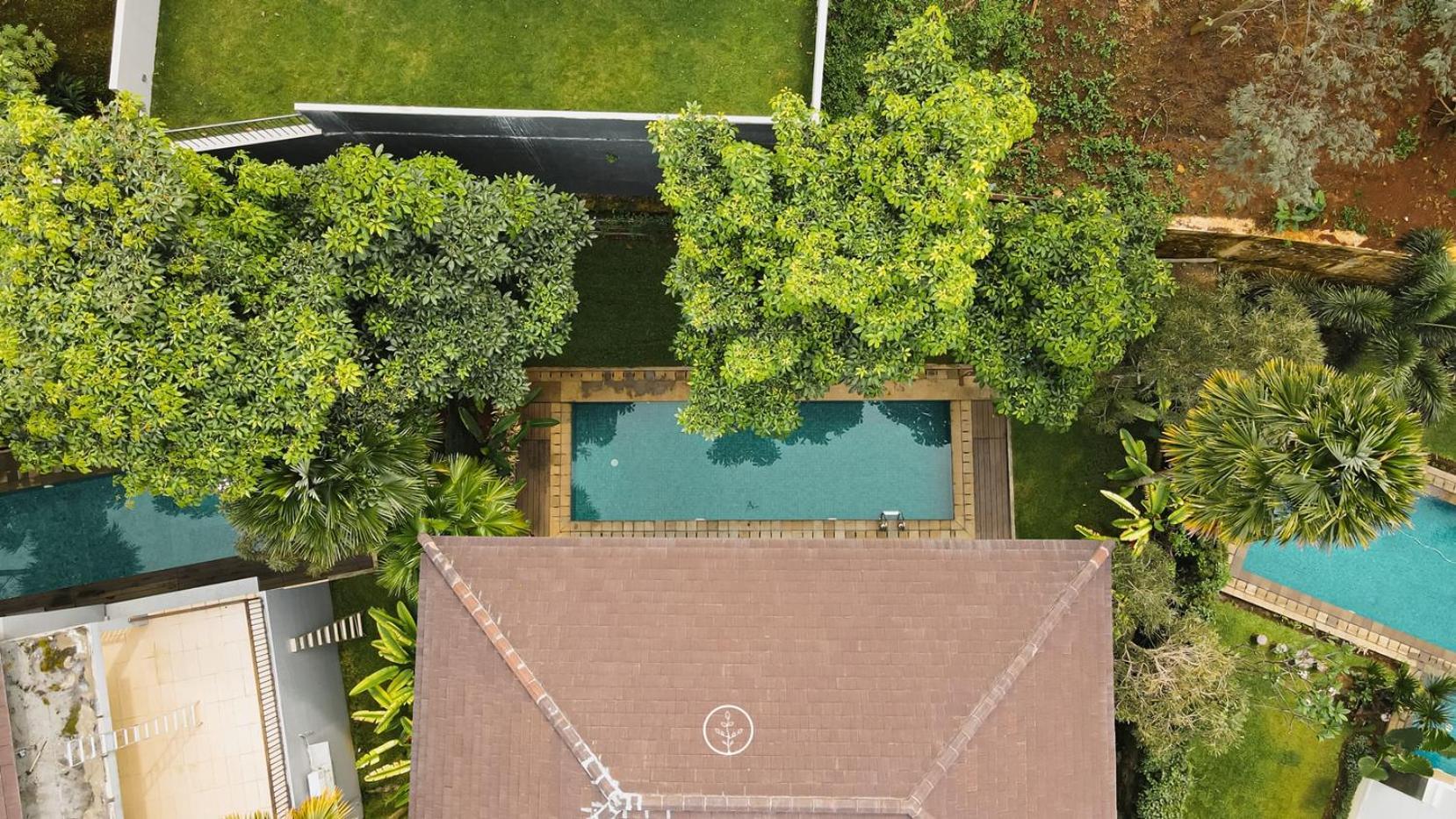Oyama City View Villa 4 Bedrooms With A Private Swimming Pool 반둥 외부 사진