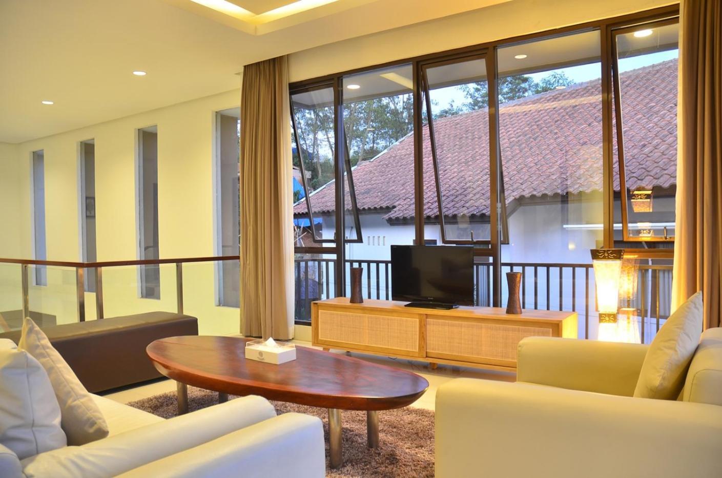 Oyama City View Villa 4 Bedrooms With A Private Swimming Pool 반둥 외부 사진