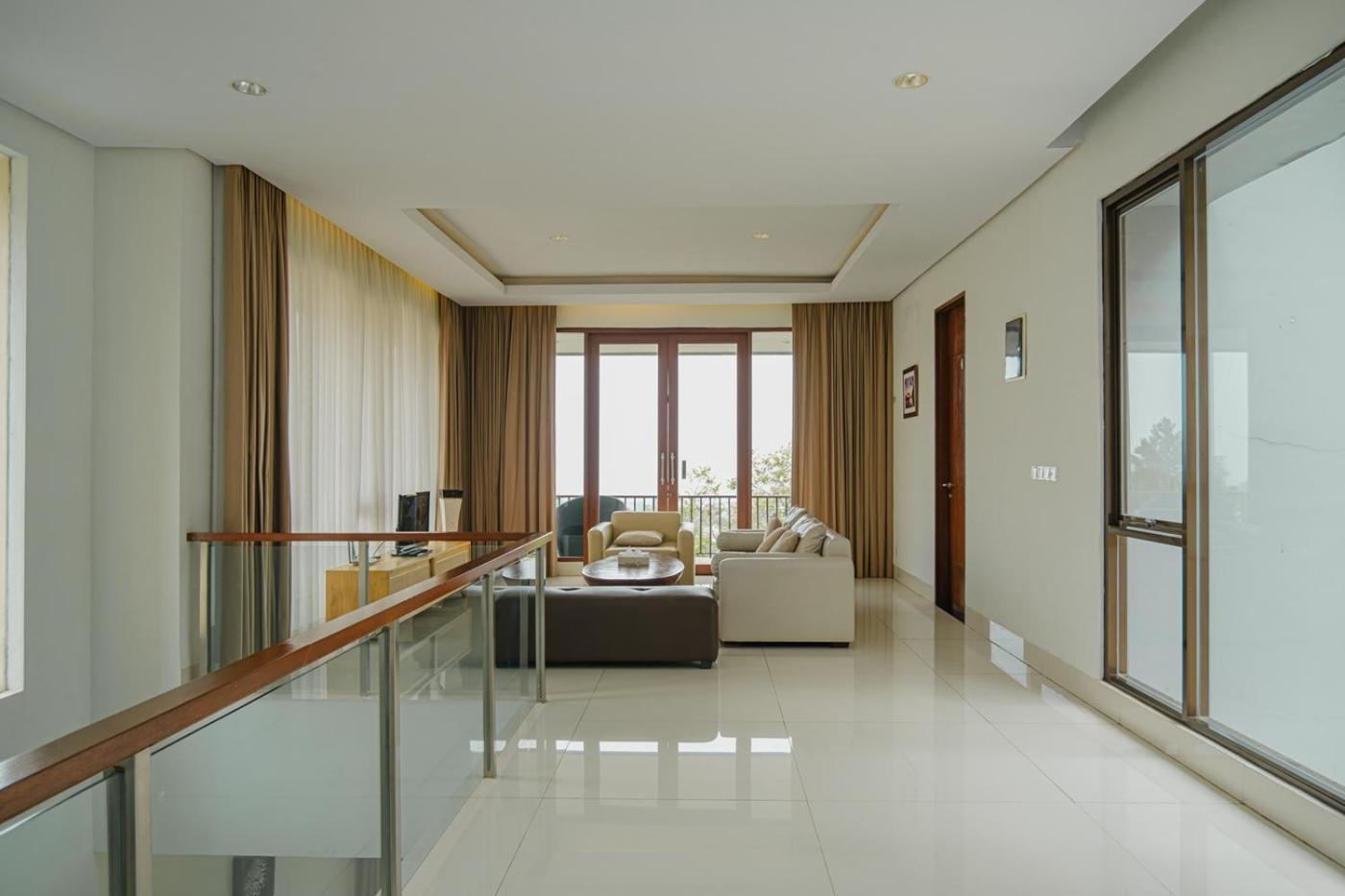Oyama City View Villa 4 Bedrooms With A Private Swimming Pool 반둥 외부 사진