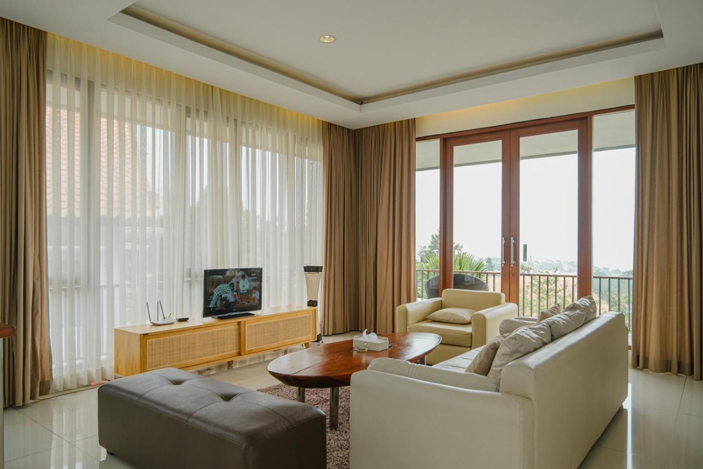 Oyama City View Villa 4 Bedrooms With A Private Swimming Pool 반둥 외부 사진